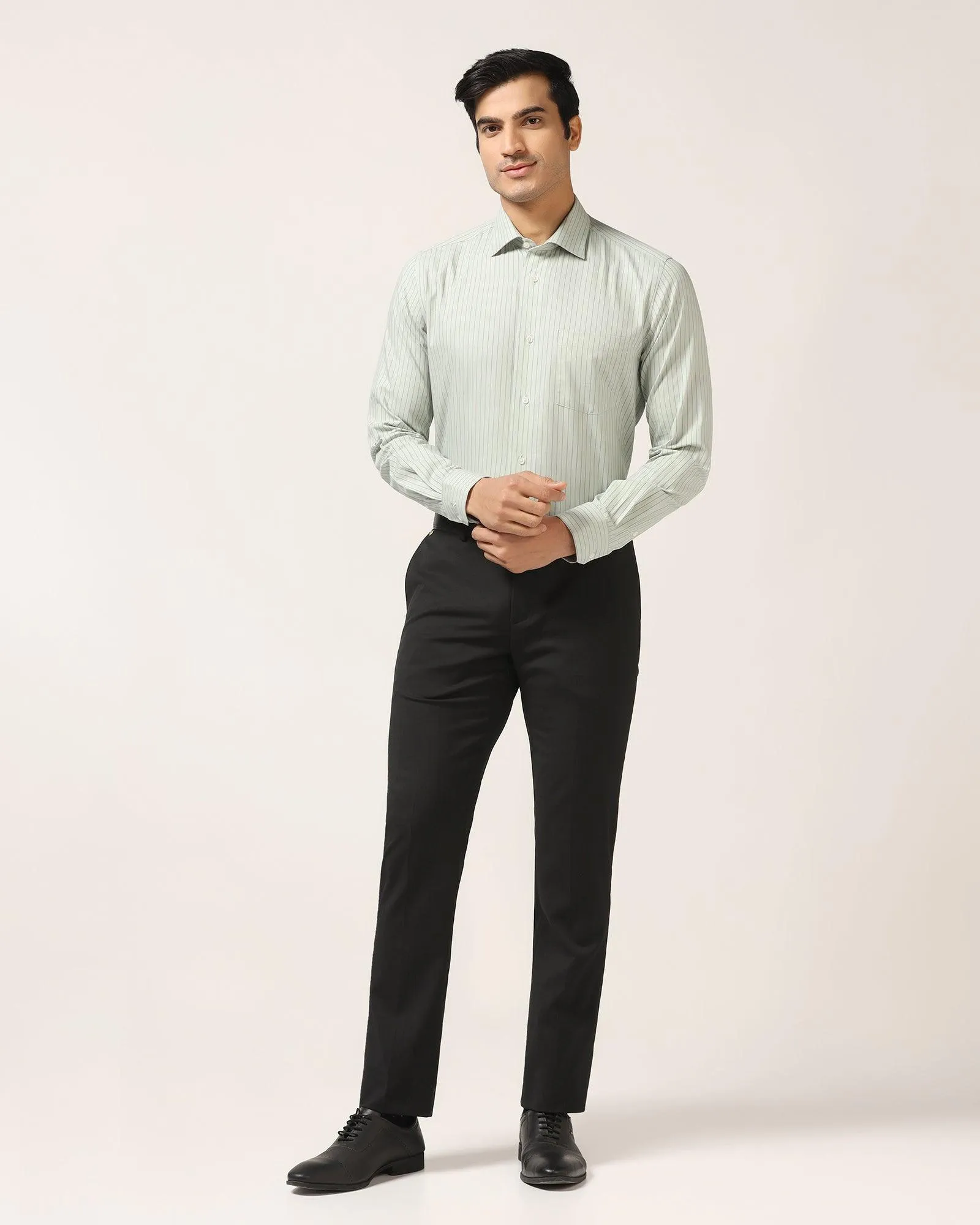 Luxe Slim Comfort B-95 Formal Black Solid Trouser - Triumph