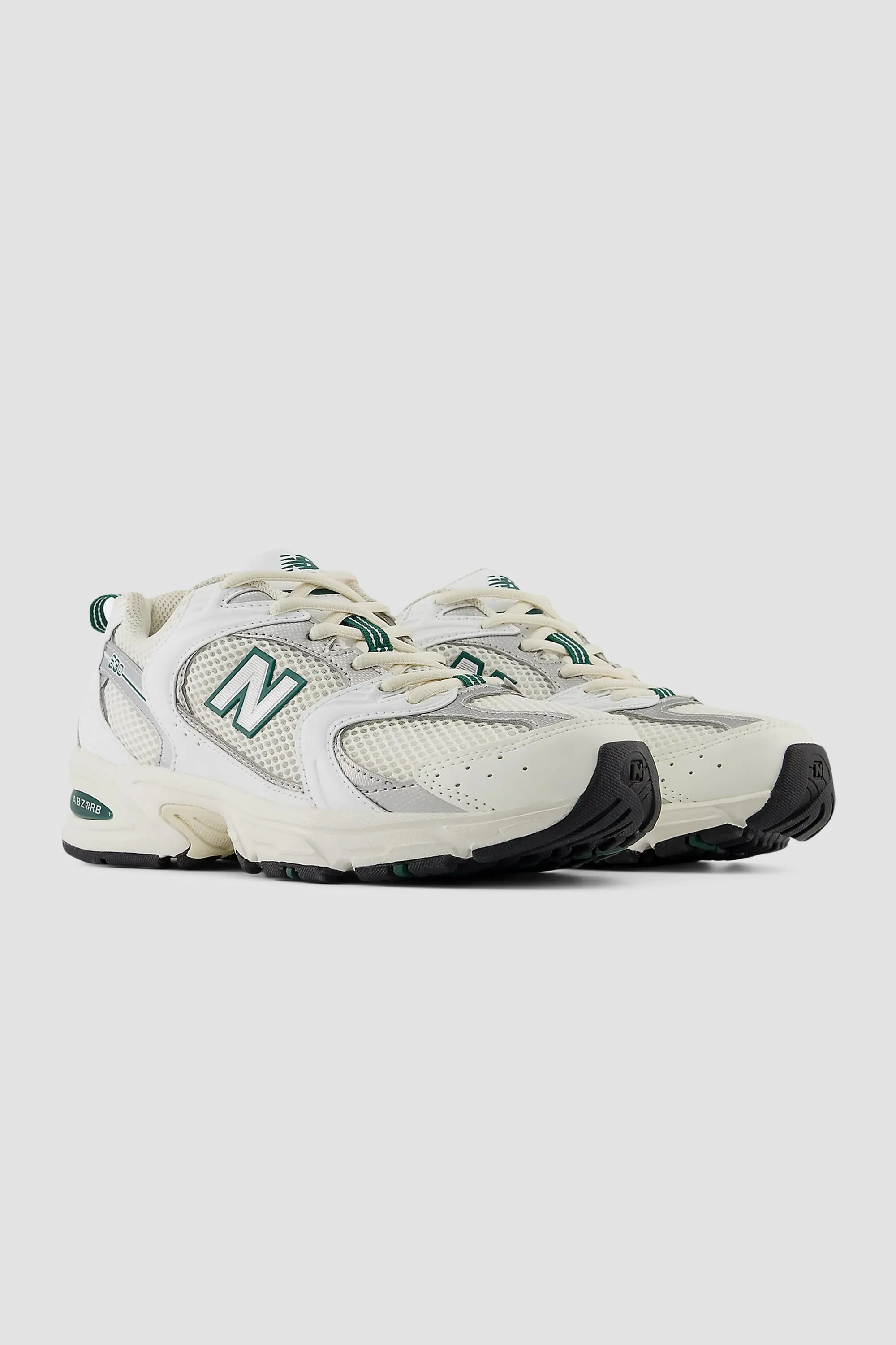 New Balance Unisex 530 Athletic Shoe in Sea Salt/Green