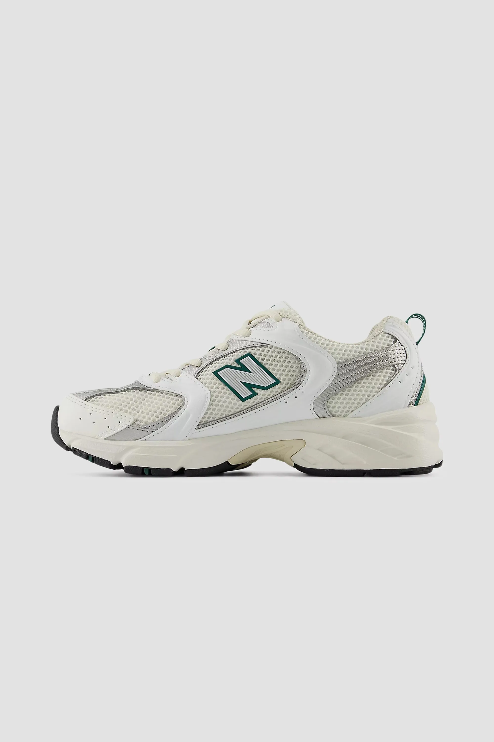 New Balance Unisex 530 Athletic Shoe in Sea Salt/Green