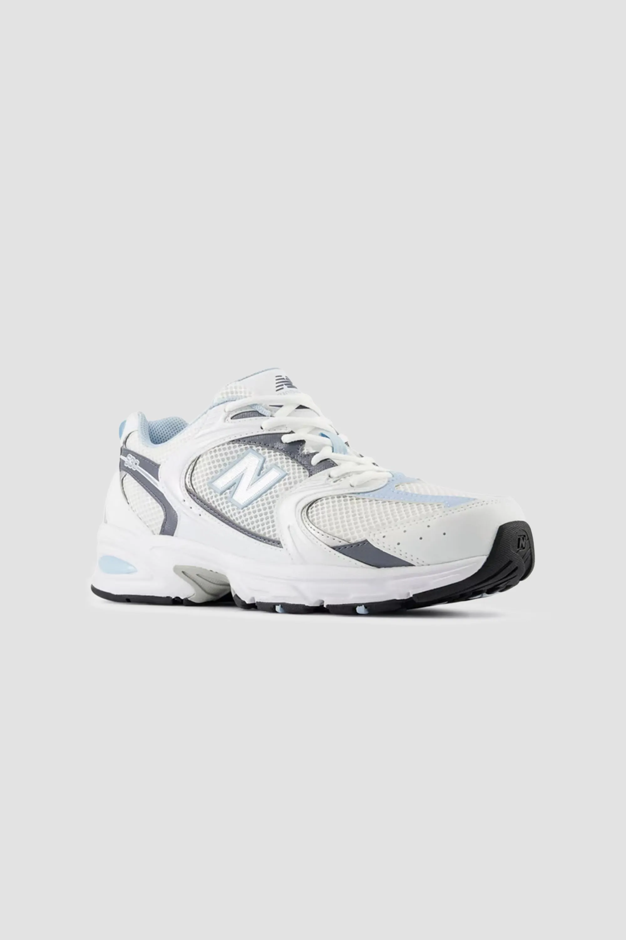 New Balance Unisex 530 Athletic Shoe in White/Light Chrome/Blue