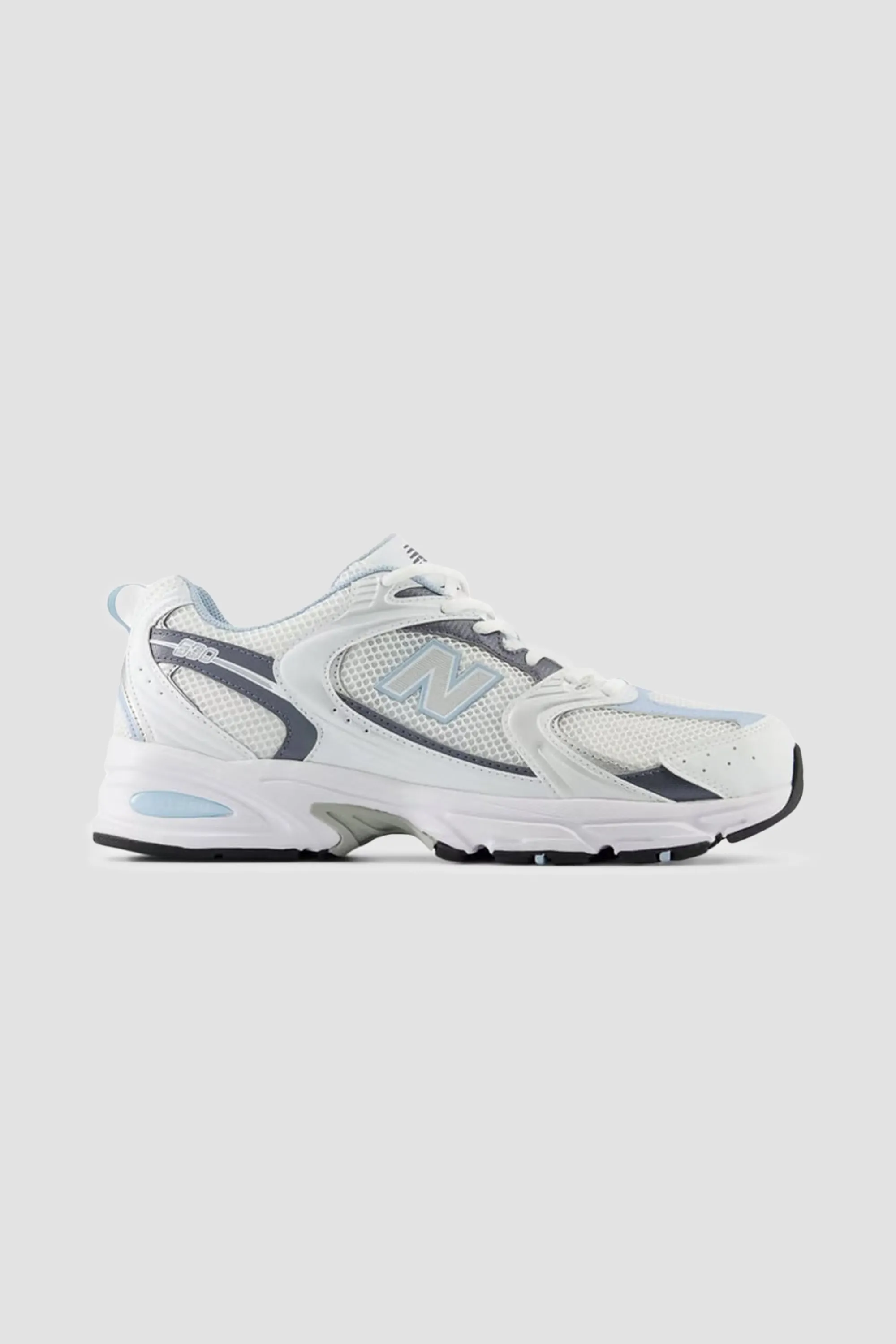 New Balance Unisex 530 Athletic Shoe in White/Light Chrome/Blue